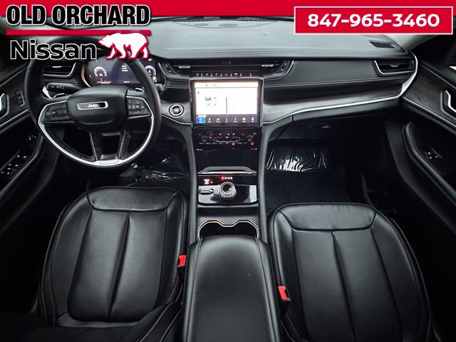 Used 2023 Jeep Grand Cherokee Limited w/ Luxury Tech Group II AWD/4WD image 18