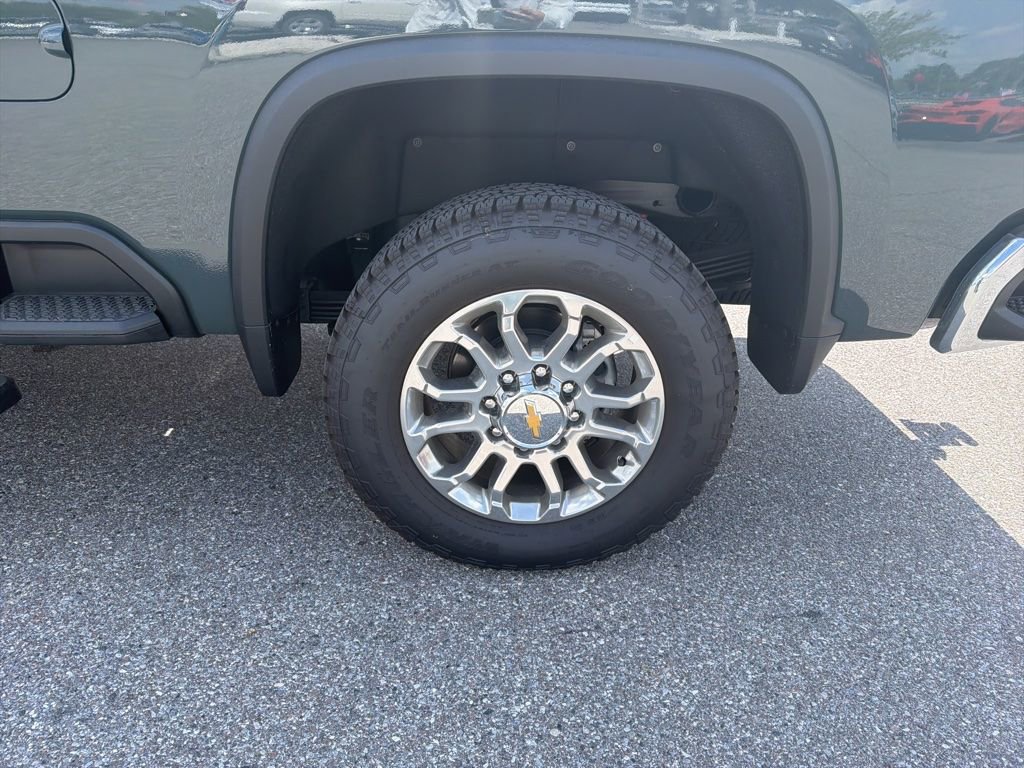 Used 2025 Chevrolet Silverado 2500 LTZ w/ LTZ Convenience Package AWD/4WD image 8