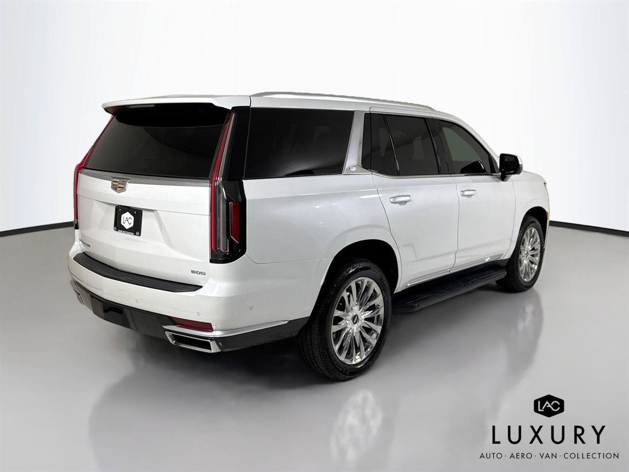 Used 2021 Cadillac Escalade Premium Luxury AWD/4WD image 6
