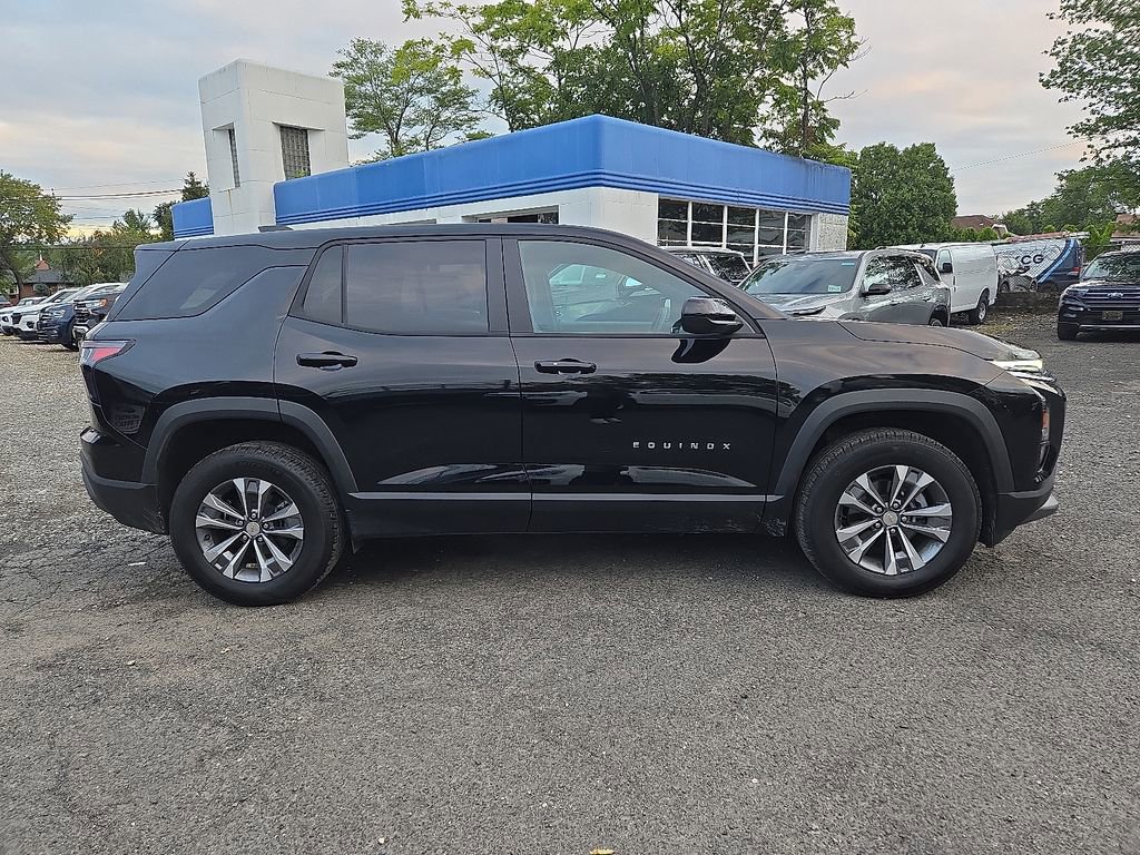 Used 2026 Chevrolet Equinox LT w/ Convenience Package II image 9