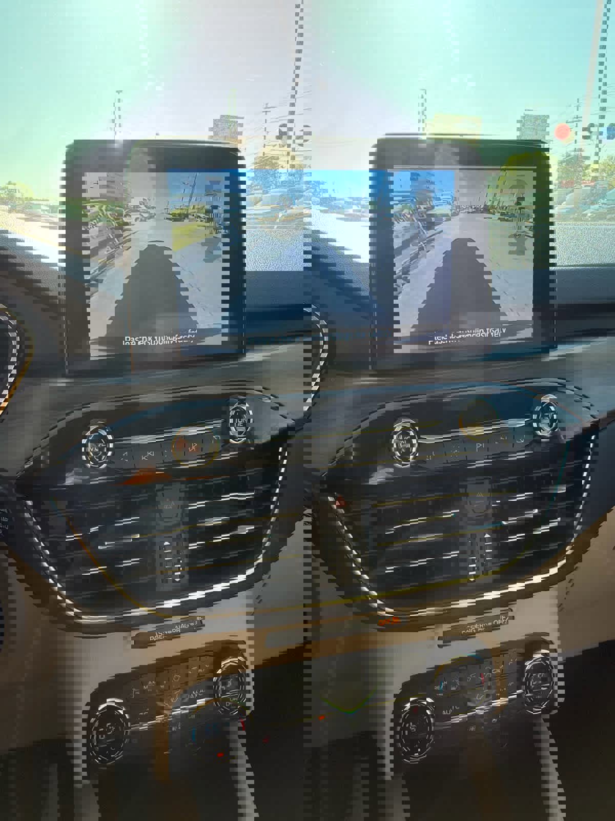 Used 2020 Ford Escape Titanium image 18