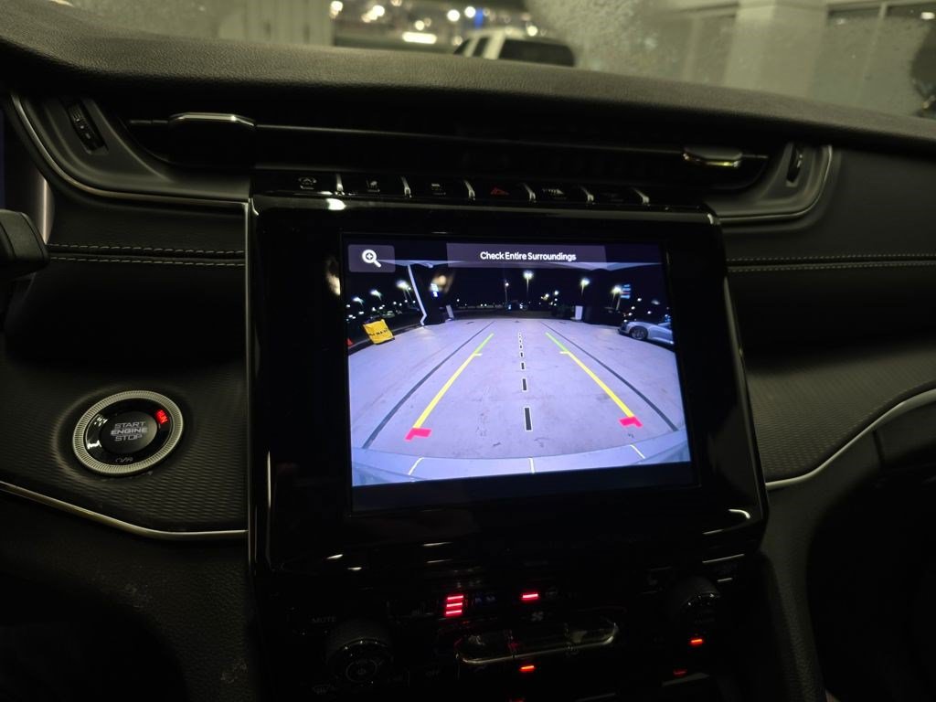 New 2025 Jeep Grand Cherokee Laredo w/ Luxury Tech Group I RWD image 21