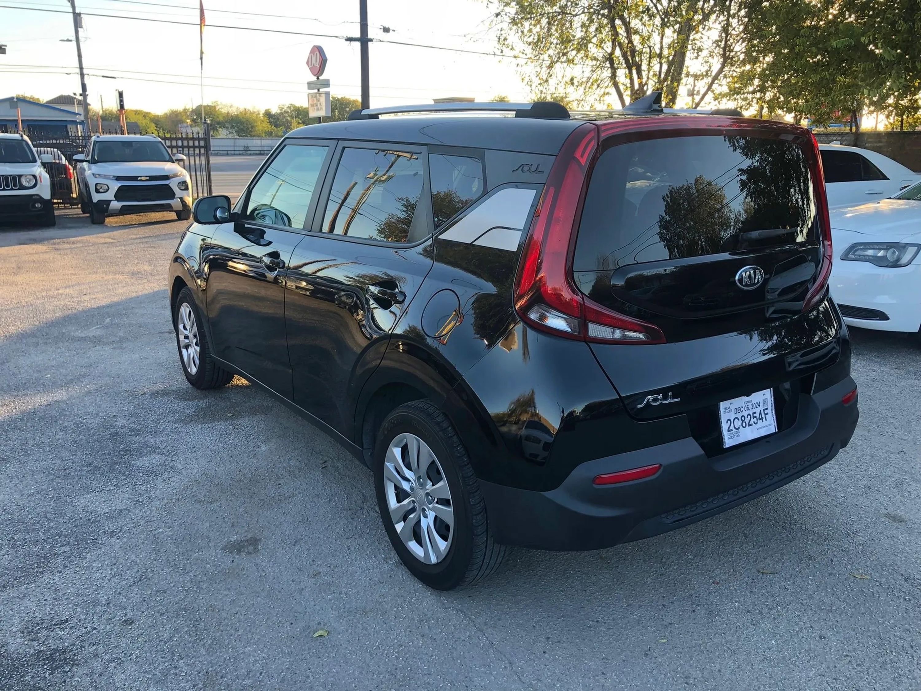 Used 2021 Kia Soul LX image 3