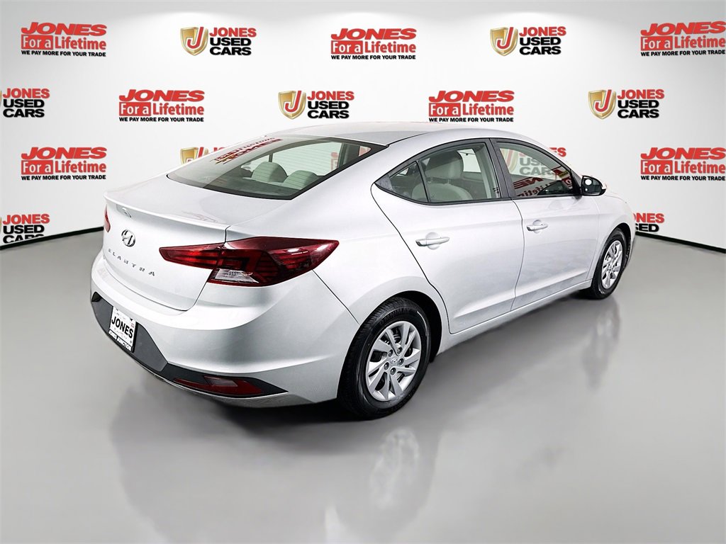 Used 2019 Hyundai Elantra SE image 14