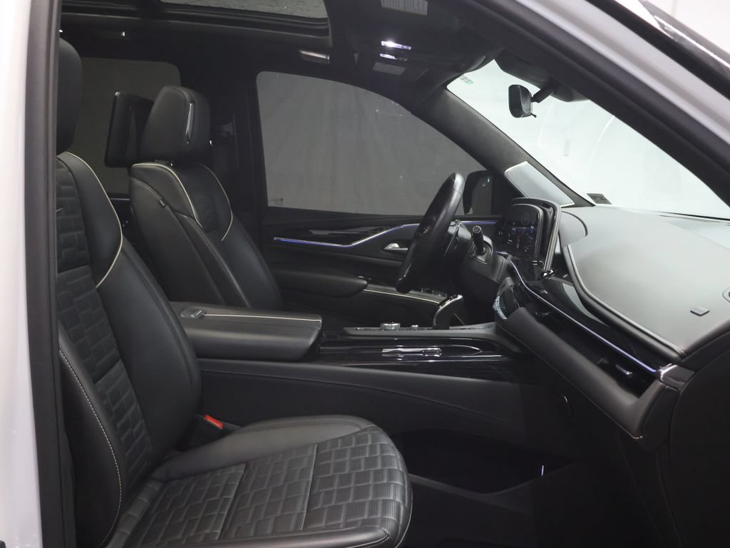 Used 2024 Cadillac Escalade V w/ LPO, ONYX Package AWD/4WD image 9