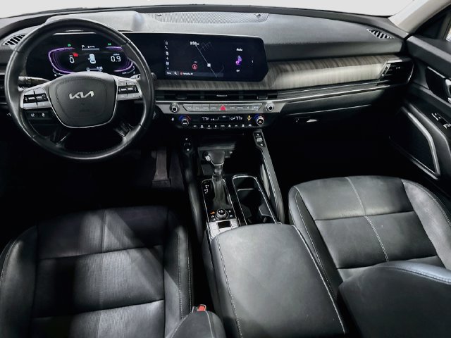 Certified 2023 Kia Telluride EX w/ EX Captain's Chair Package AWD/4WD image 24