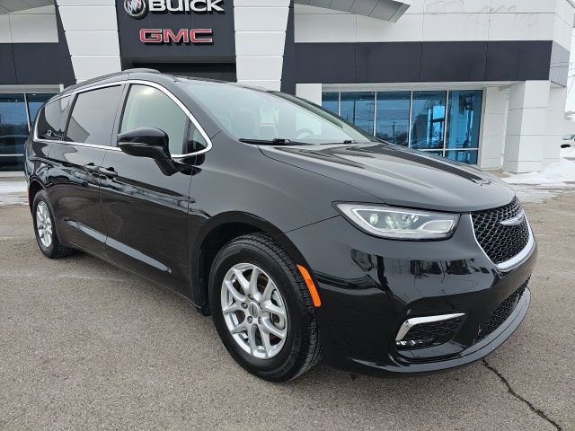 Used 2022 Chrysler Pacifica Touring-L