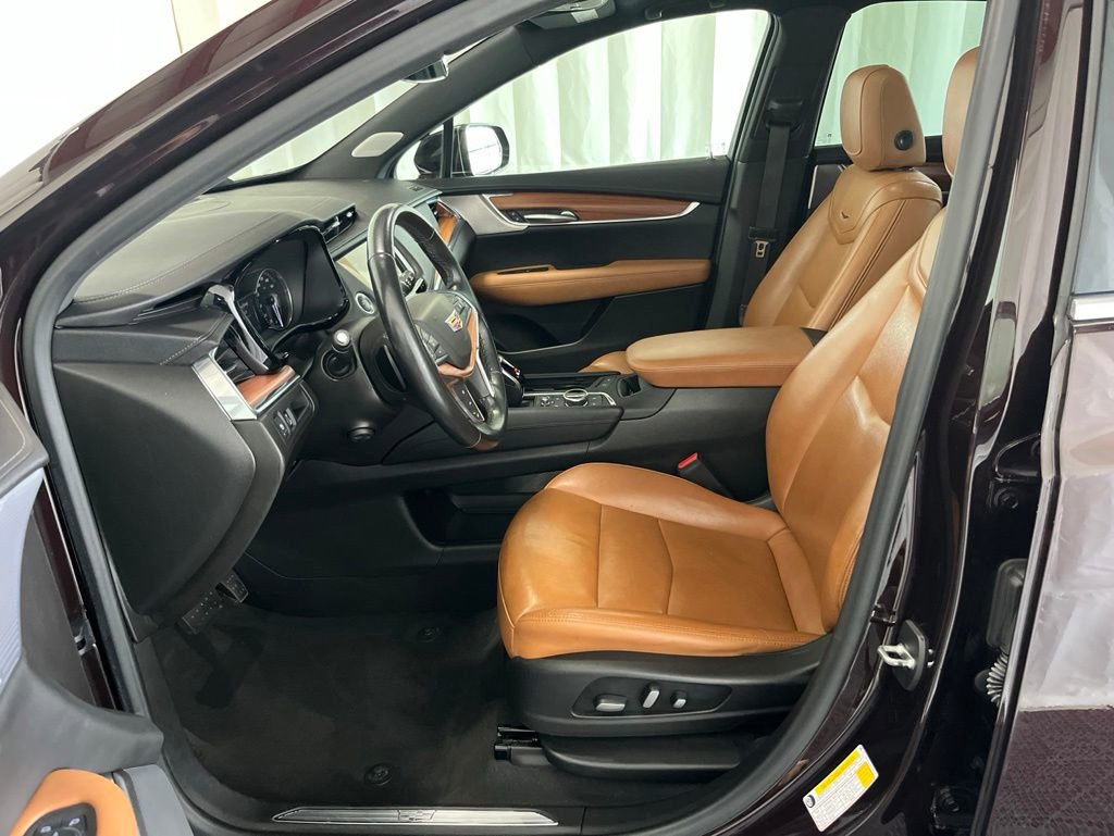 Used 2021 Cadillac XT5 Premium Luxury AWD/4WD image 4