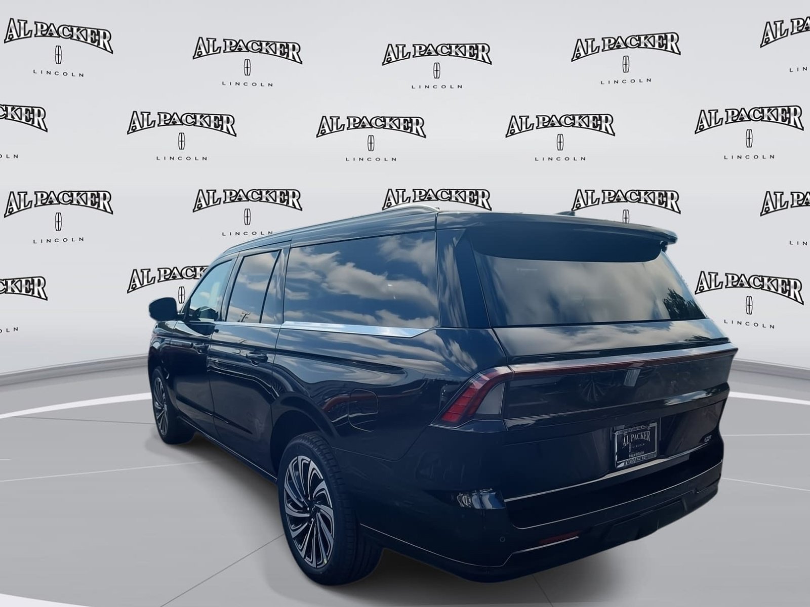 New 2025 Lincoln Navigator L Black Label AWD/4WD image 3