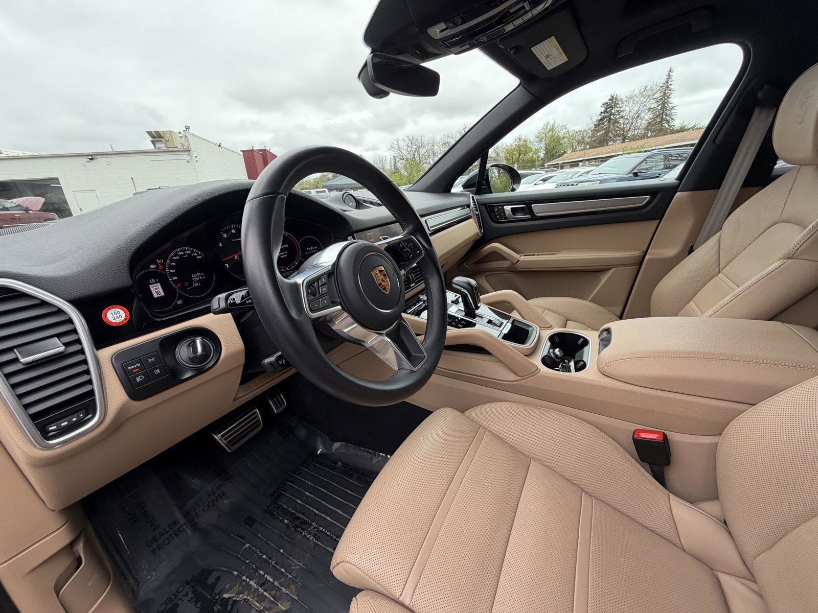 Used 2023 Porsche Cayenne S Platinum AWD/4WD image 14