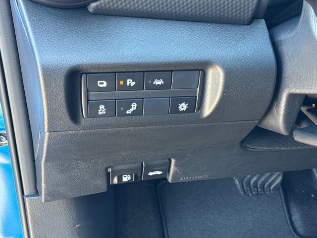 Certified 2025 Nissan Kicks Play S image 27