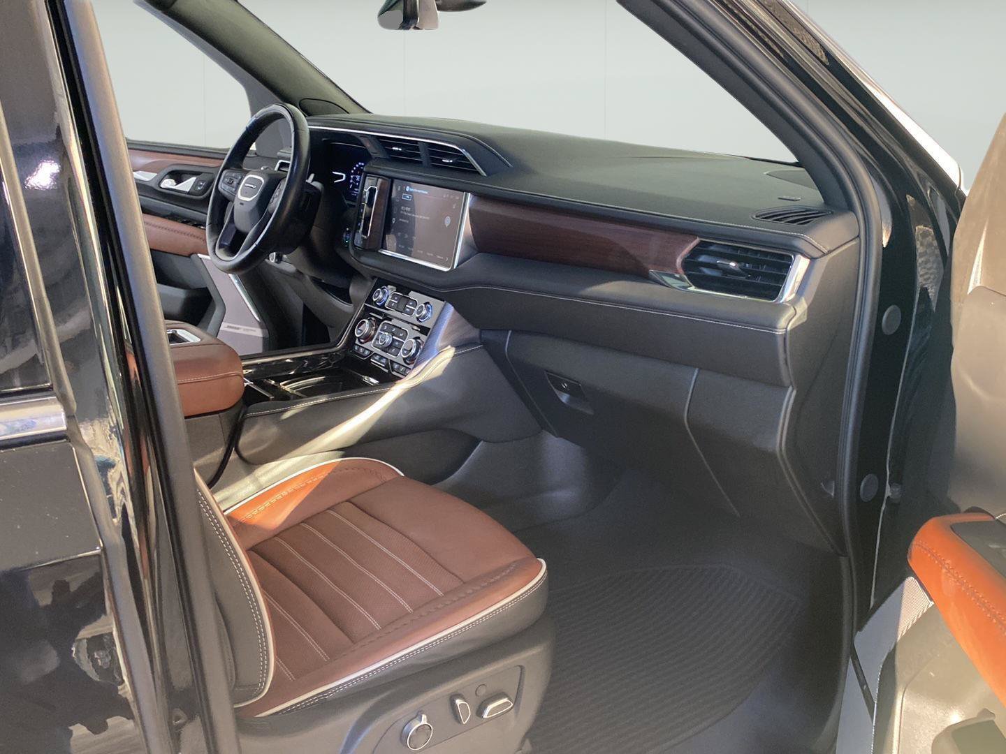 Certified 2023 GMC Yukon Denali Ultimate AWD/4WD image 28