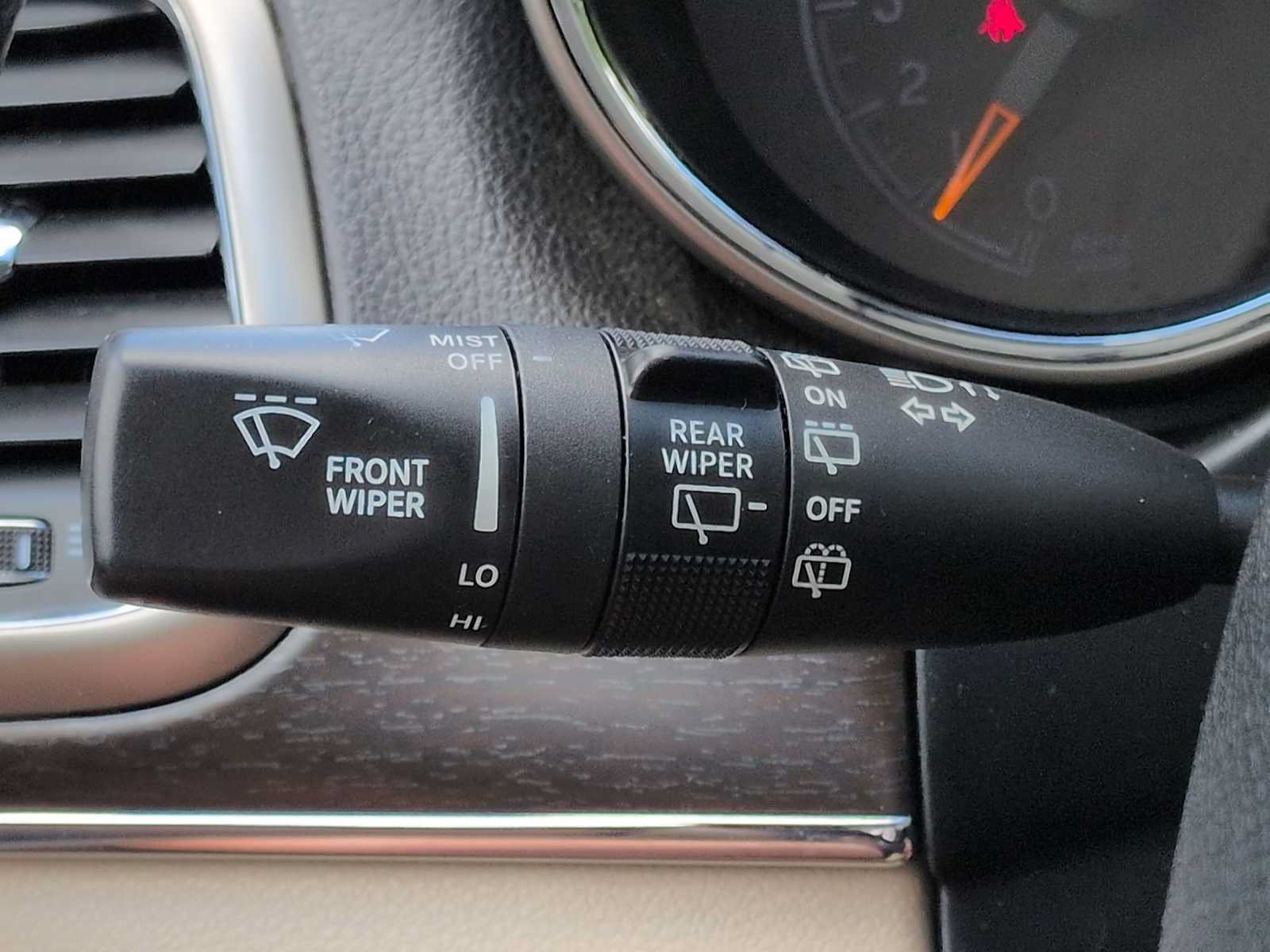 Used 2014 Jeep Grand Cherokee Limited AWD/4WD image 28