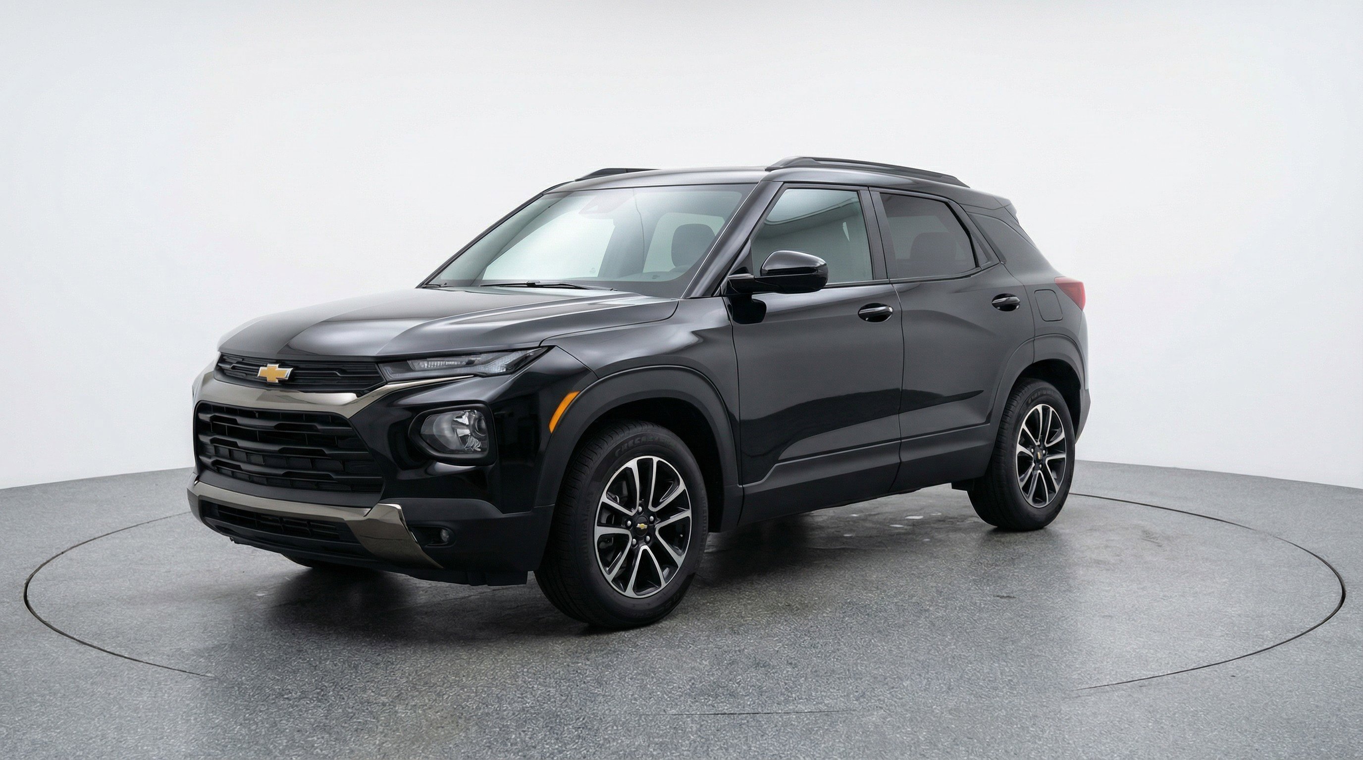 Used 2025 Chevrolet TrailBlazer LT image 3