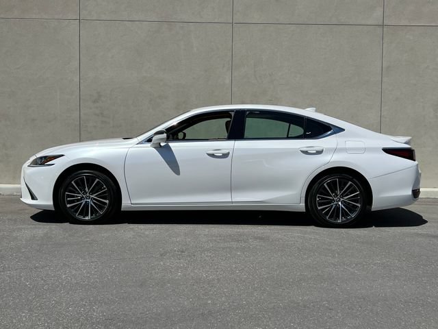 Used 2025 Lexus ES 300h w/ Premium Package FWD image 4