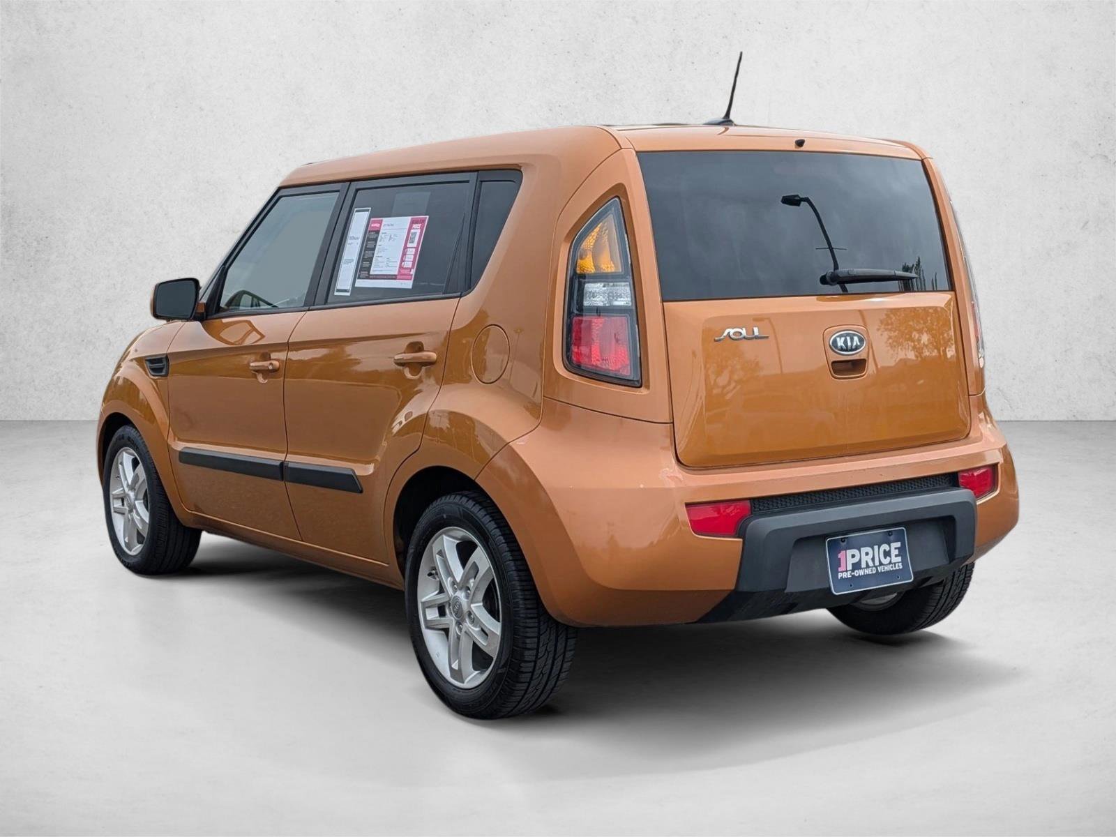 Used 2011 Kia Soul + w/ Audio Pkg FWD image 8