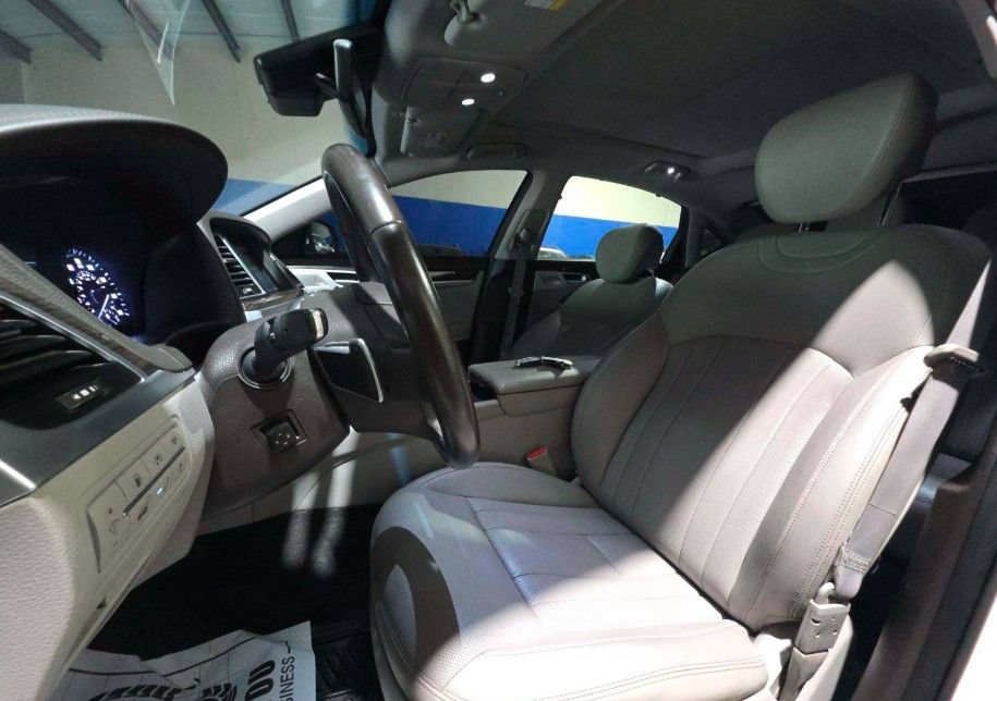 Used 2018 Genesis G80 3.8 w/ Option Group 02 RWD image 5
