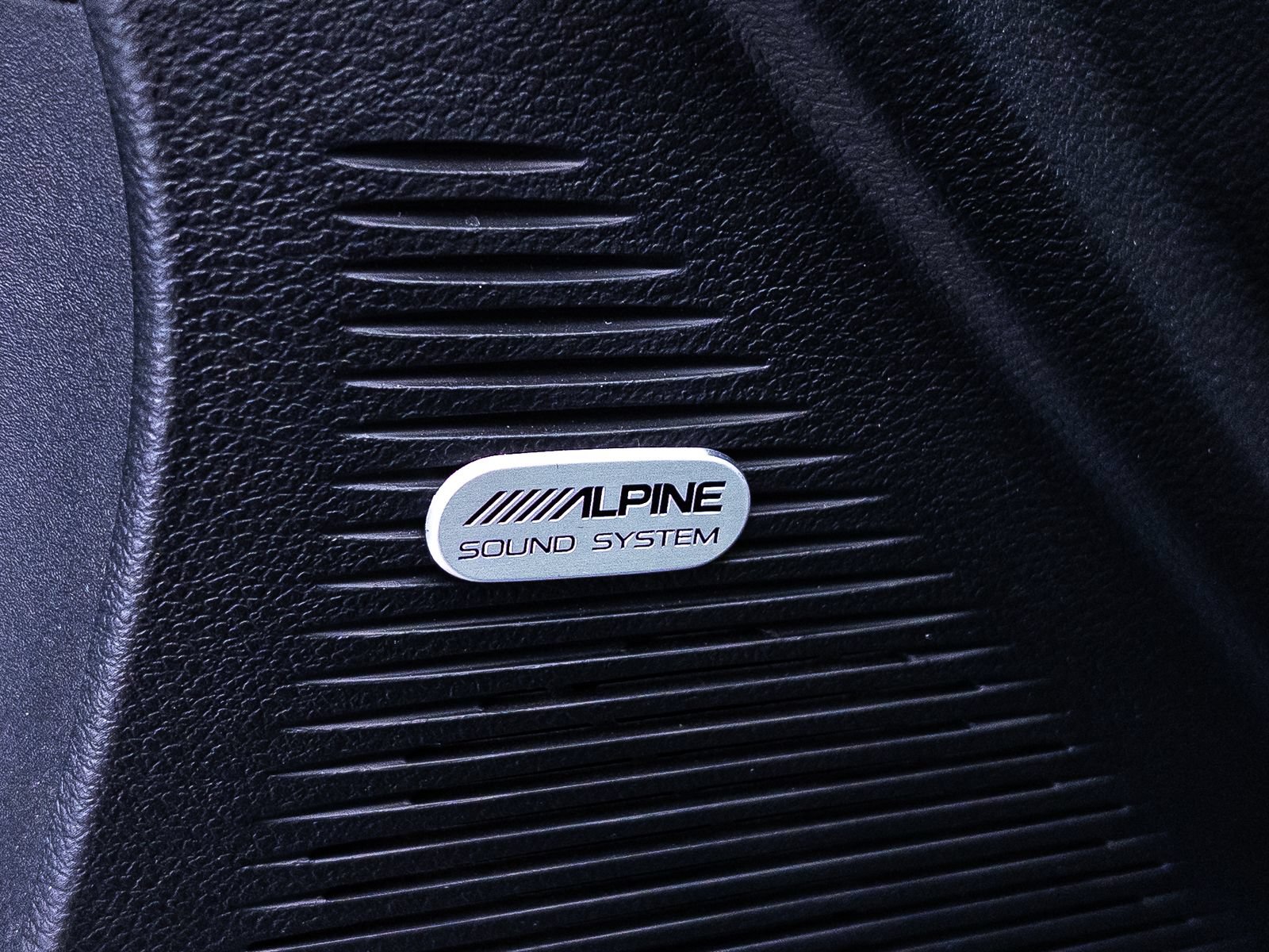 Used 2021 Dodge Challenger R/T w/ Driver Convenience Group RWD image 4