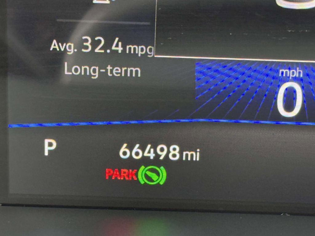 Used 2022 Volkswagen Taos SE image 17