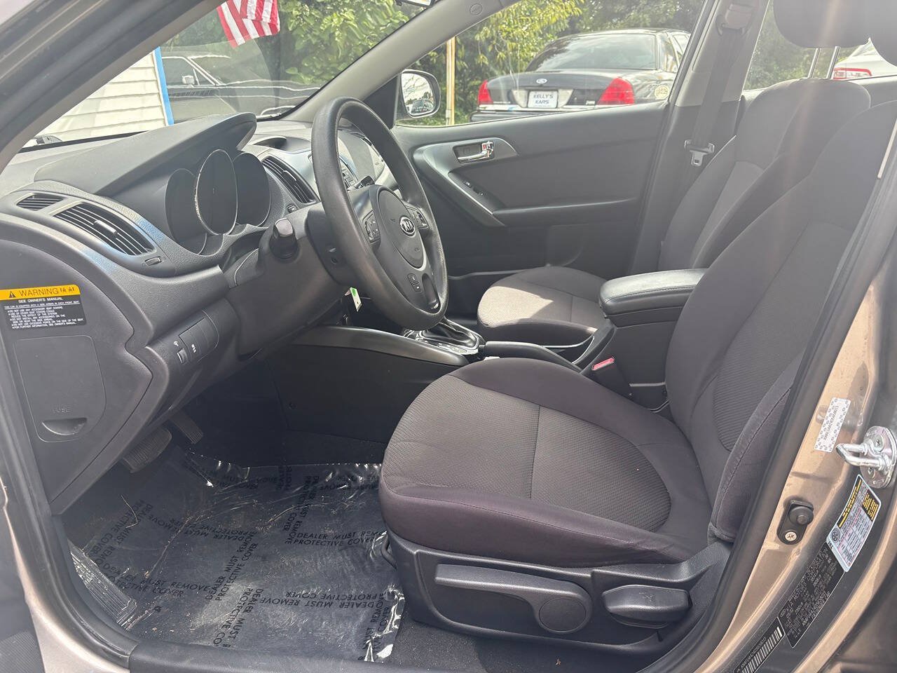 Used 2013 Kia Forte EX w/ Premium Pkg FWD image 10