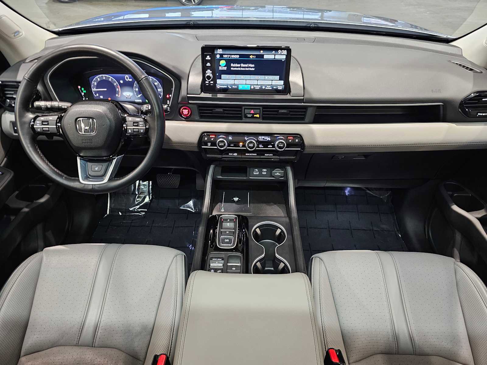 Used 2023 Honda Pilot Elite image 10