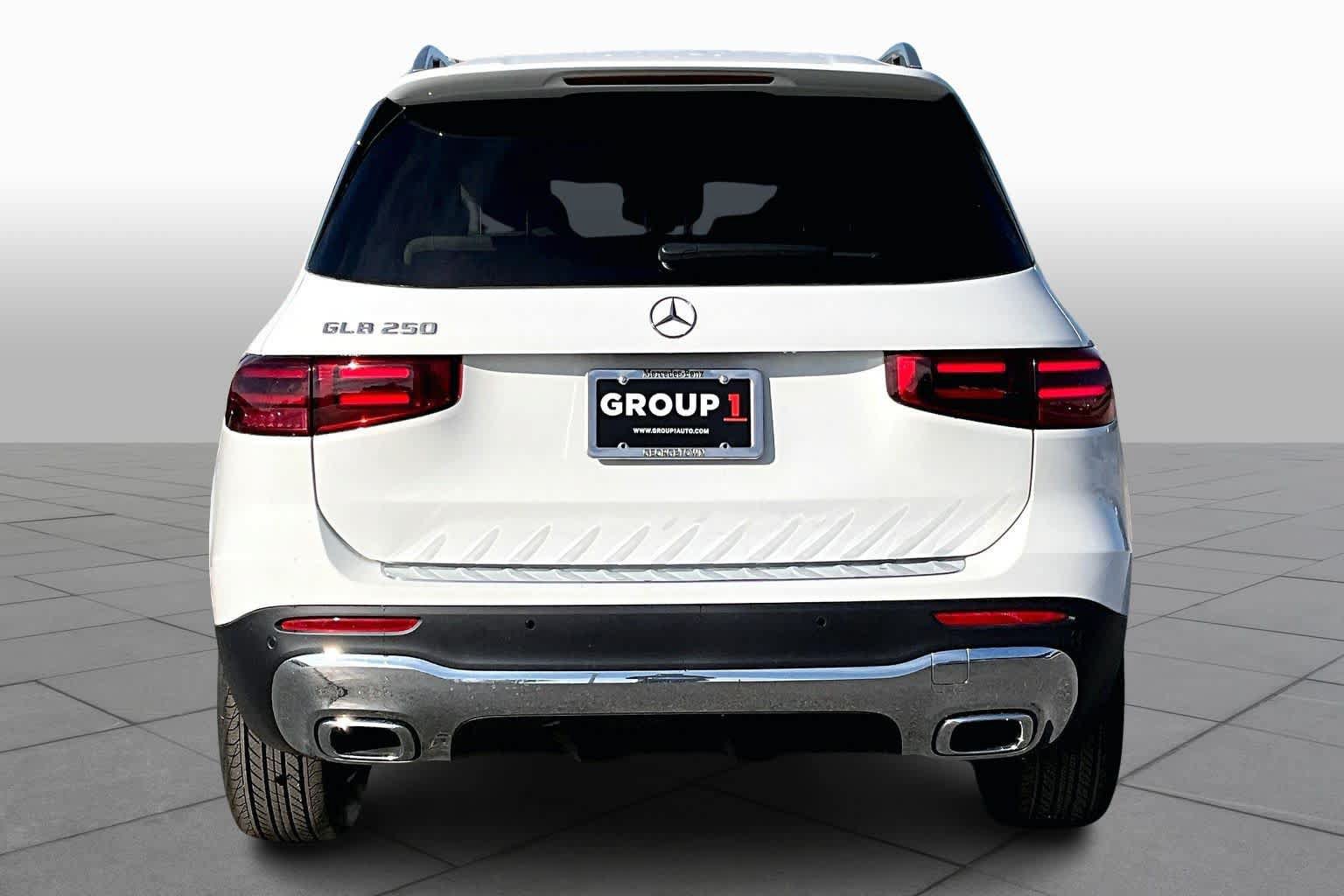 Used 2026 Mercedes-Benz GLB 250 image 5