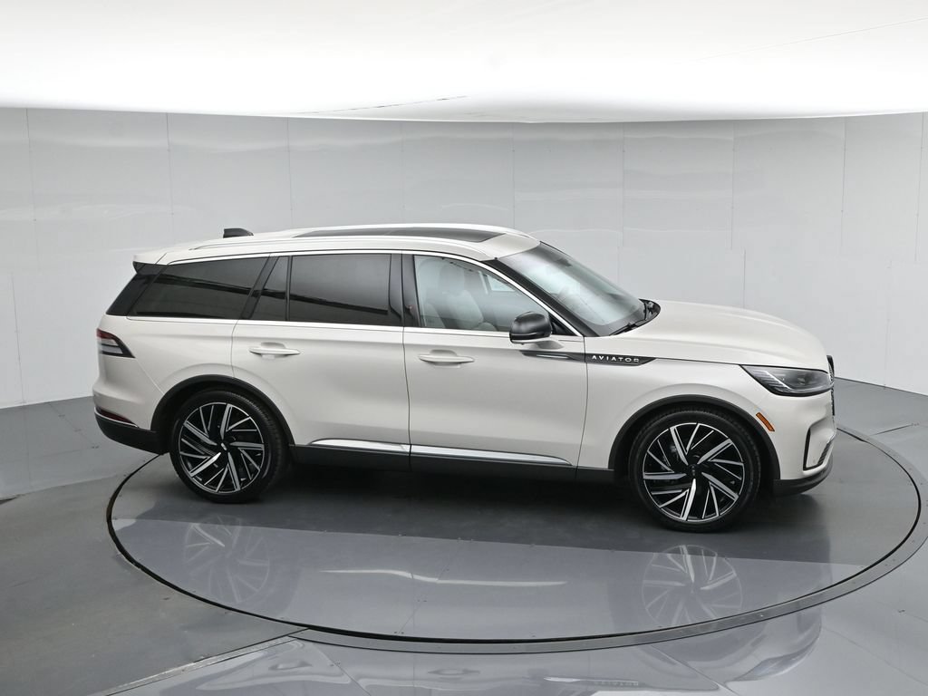 Used 2025 Lincoln Aviator Reserve w/ Equipment Group 201A AWD/4WD image 60