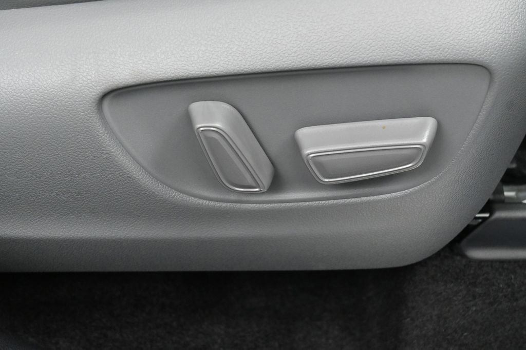 Certified 2025 Toyota Highlander Platinum AWD/4WD image 41