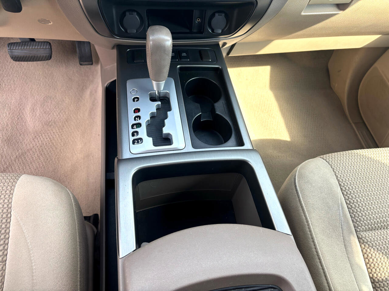 Used 2011 Nissan Armada SV image 23