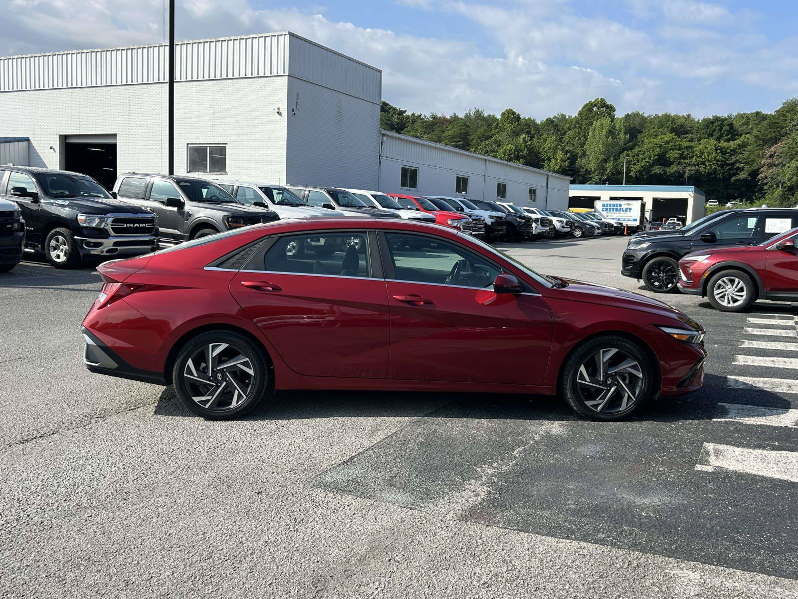 Used 2025 Hyundai Elantra SEL FWD image 8