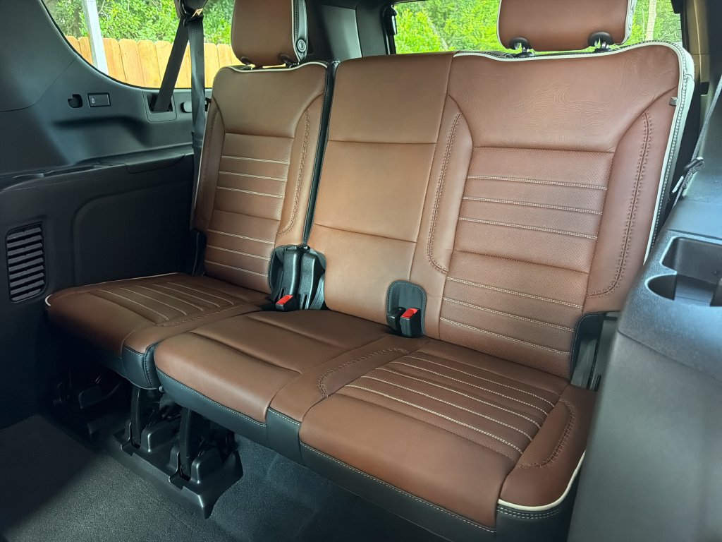 Used 2024 GMC Yukon XL Denali Ultimate AWD/4WD image 37