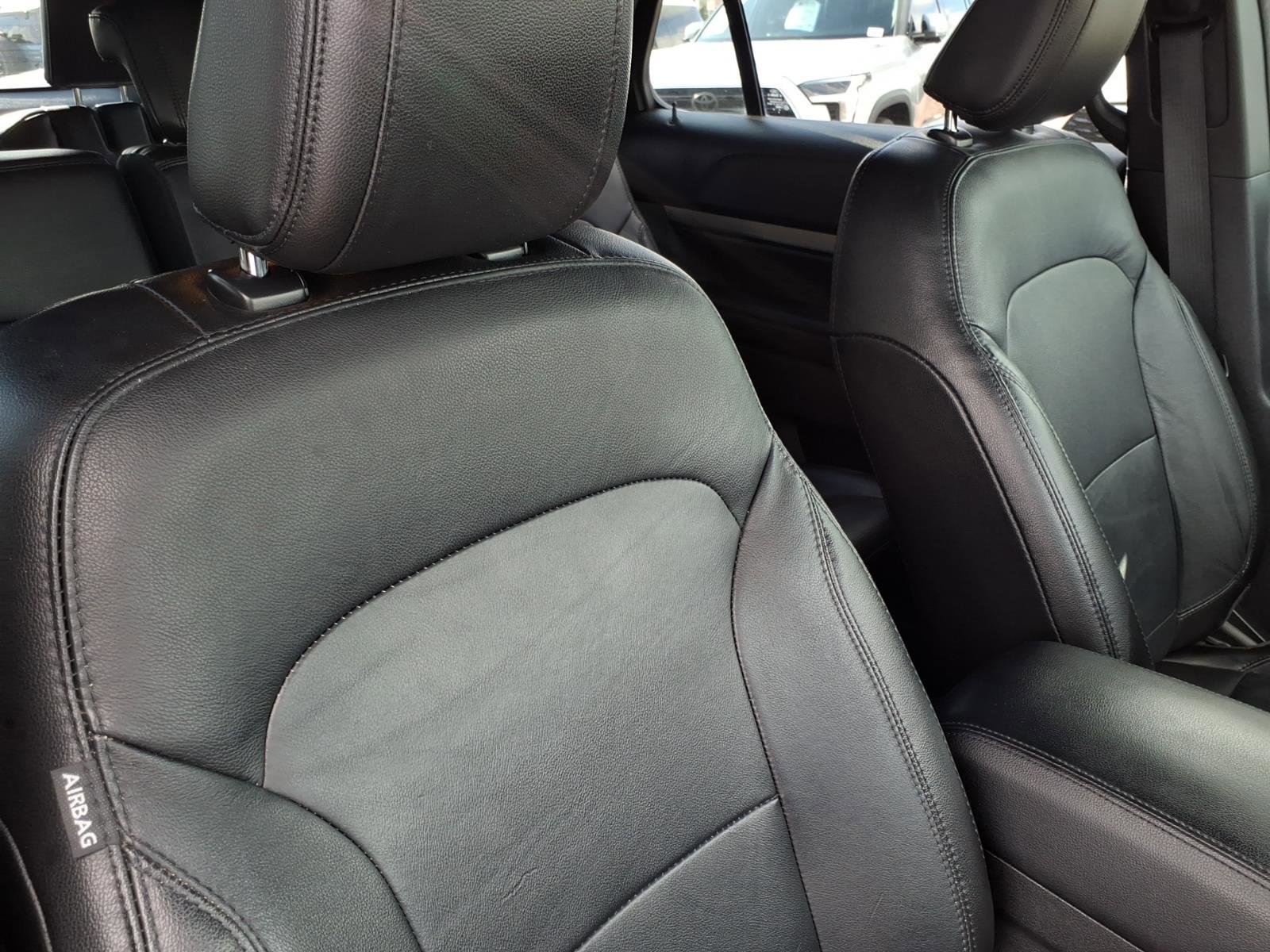 Used 2018 Ford Explorer XLT w/ Equipment Group 202A image 14