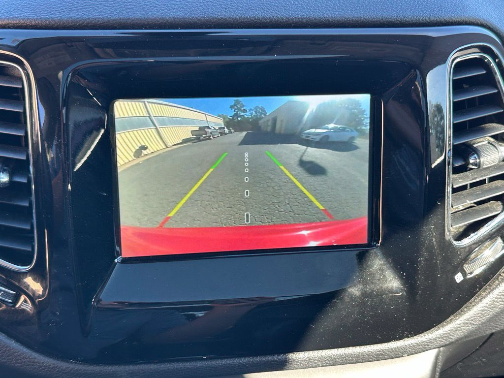 Used 2019 Jeep Compass Latitude FWD image 5