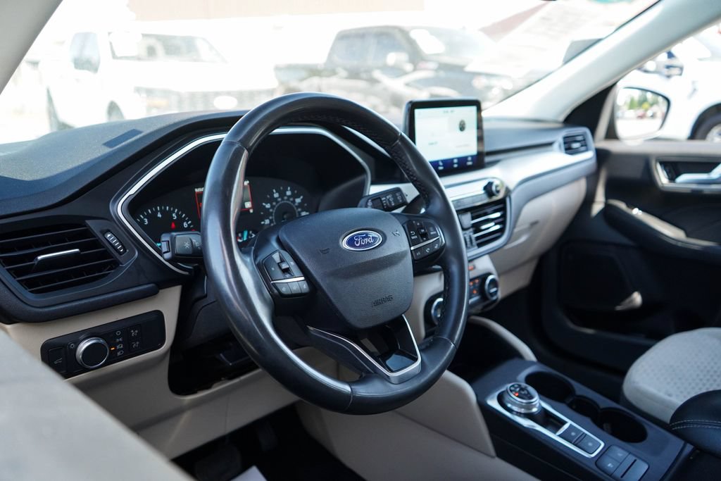 Used 2021 Ford Escape SE w/ Convenience Package FWD image 5