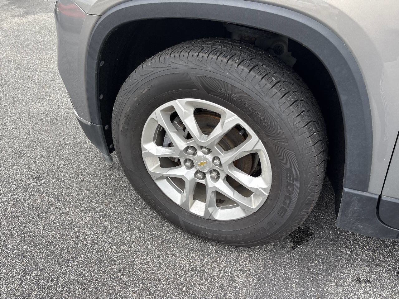 Used 2019 Chevrolet Traverse LT FWD image 29