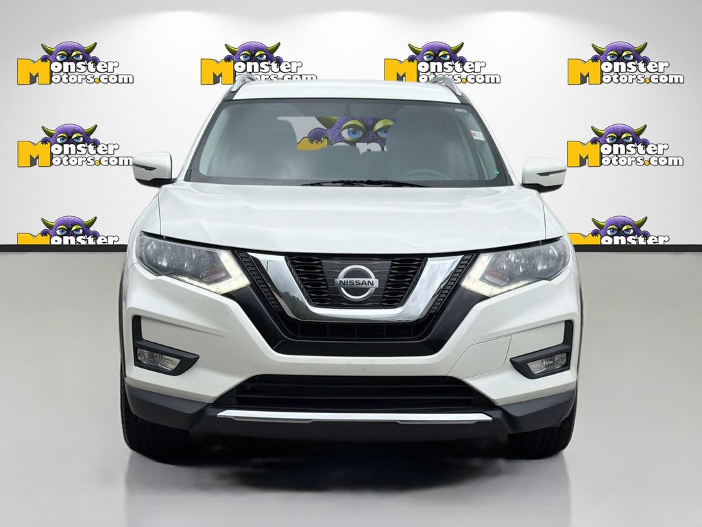 Used 2017 Nissan Rogue SV FWD image 2