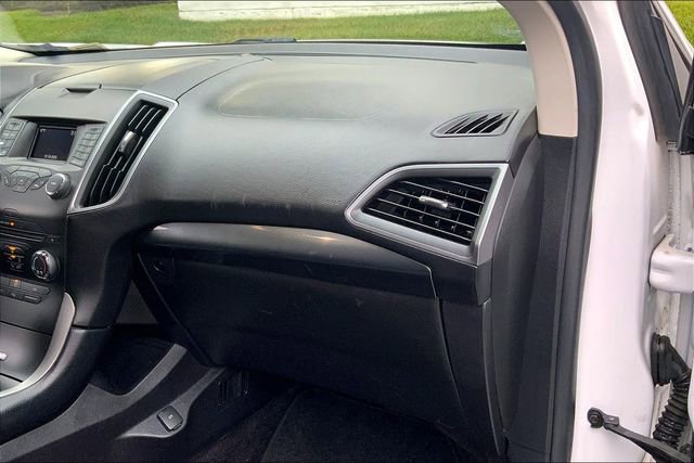 Used 2016 Ford Edge SE image 16