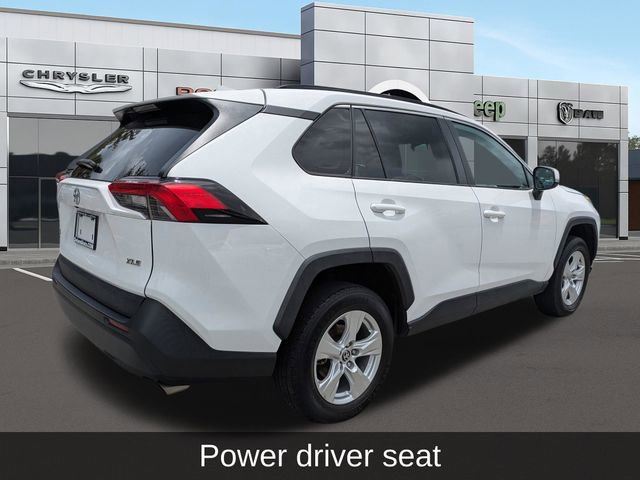 Used 2021 Toyota RAV4 XLE FWD image 3