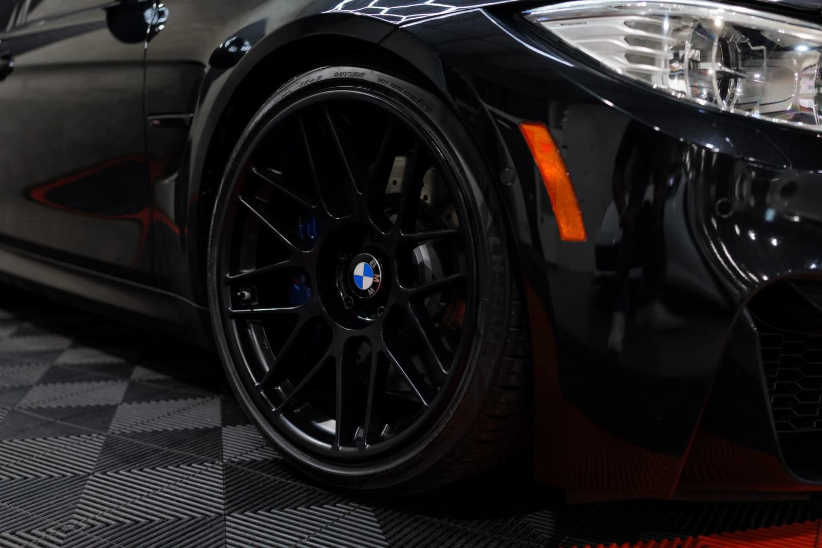 Used 2017 BMW M3 RWD image 4