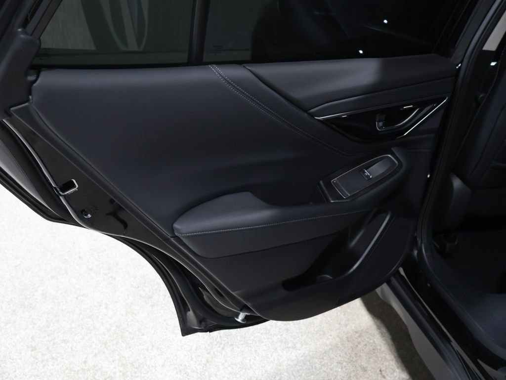 Used 2025 Subaru Outback Limited image 17