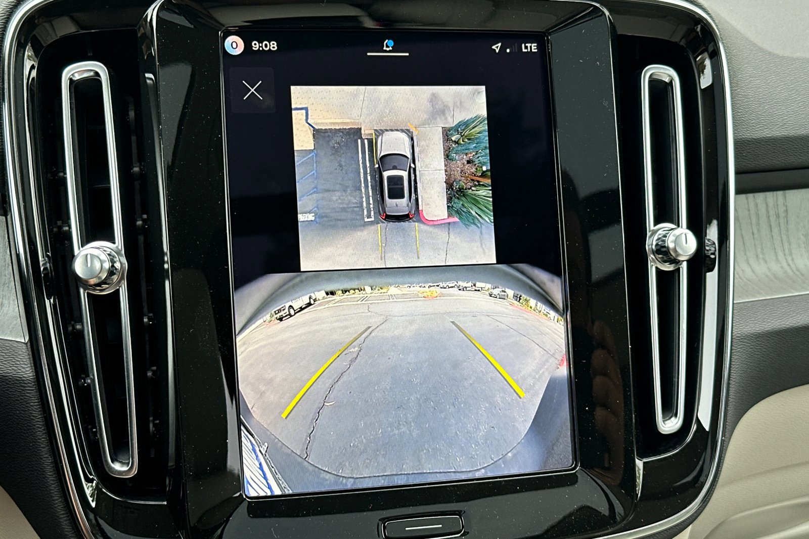 New 2026 Volvo XC40 B5 Plus AWD/4WD image 17