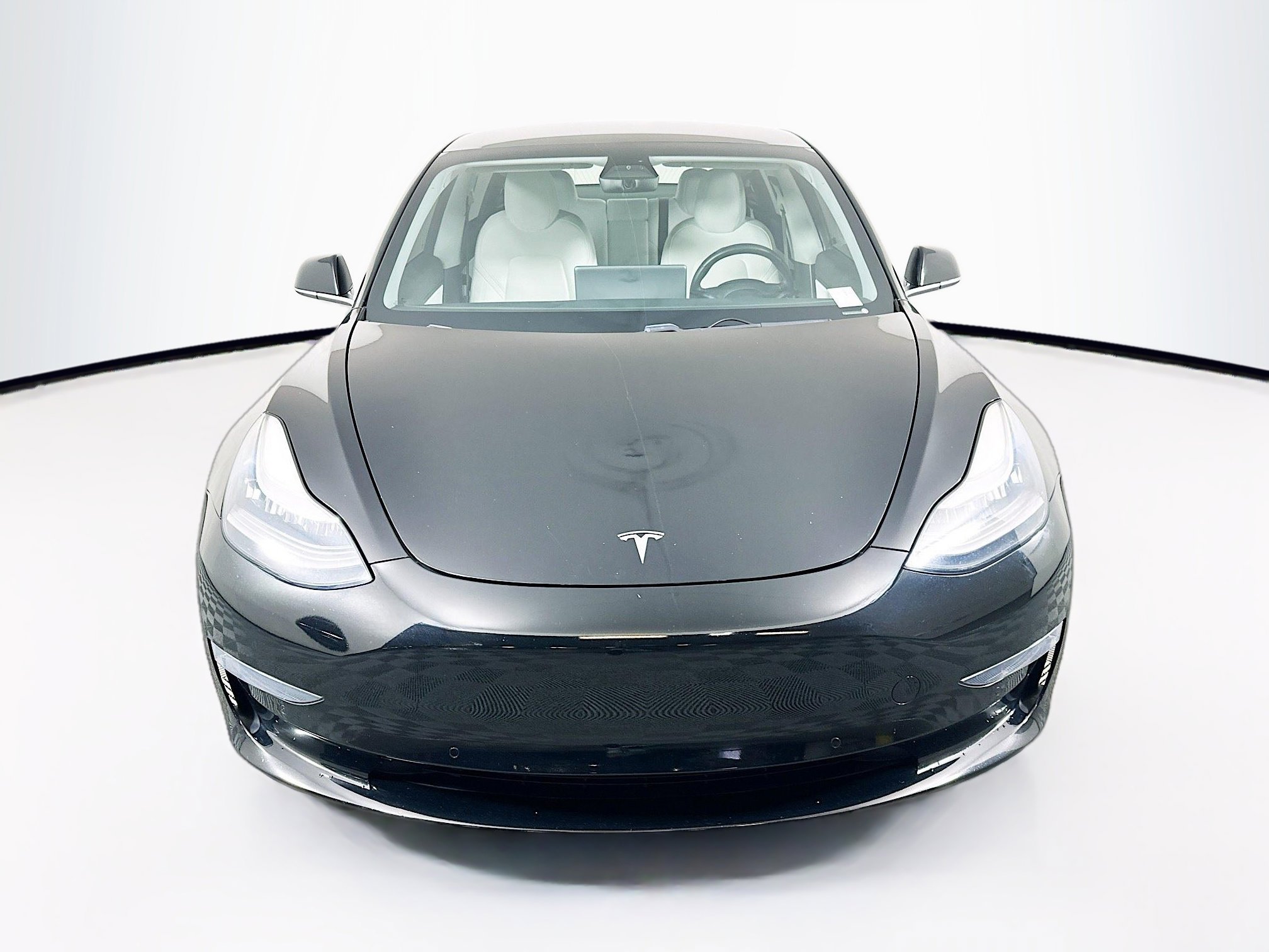 Used 2019 Tesla Model 3 Standard Range image 2