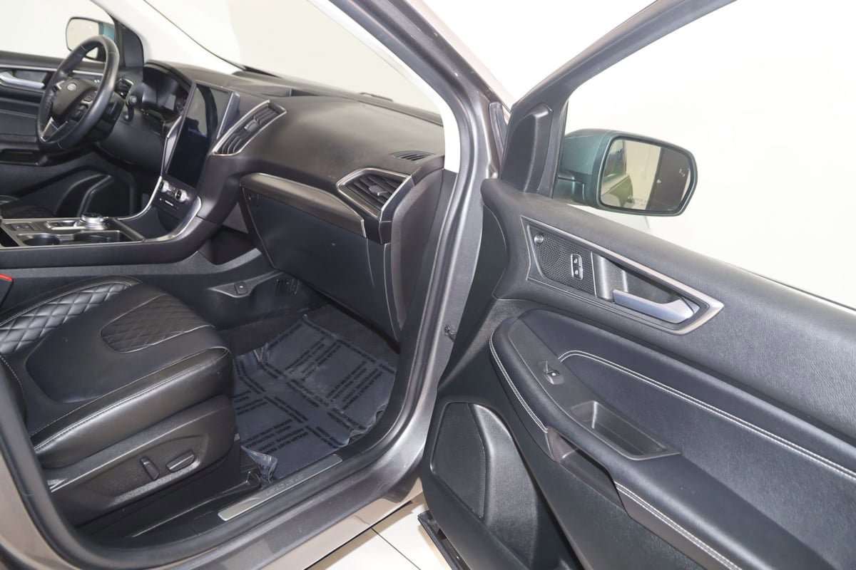 Used 2023 Ford Edge Titanium w/ Class II Trailer Tow Package AWD/4WD image 31