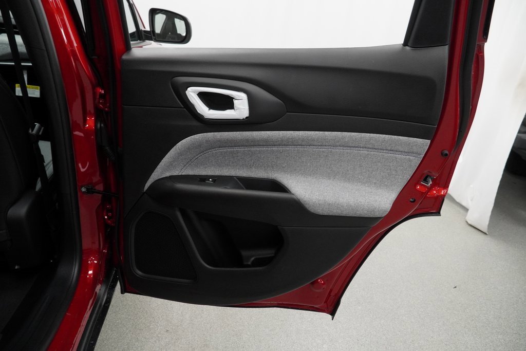 Certified 2025 Jeep Compass Latitude w/ Convenience Group image 43