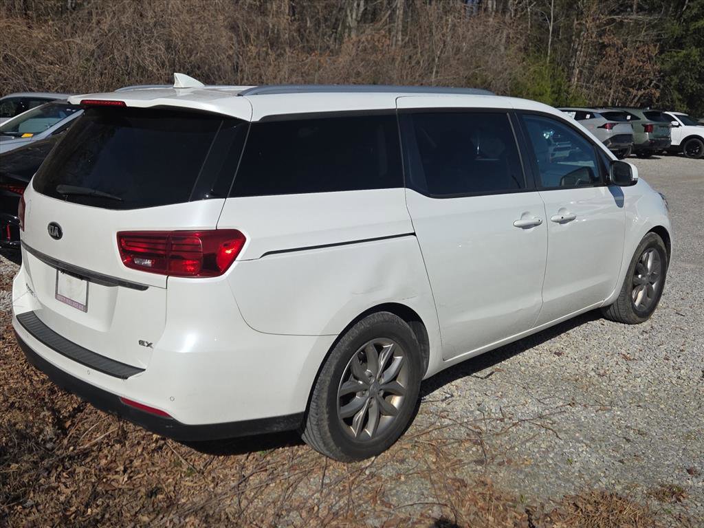 Used 2019 Kia Sedona EX image 4
