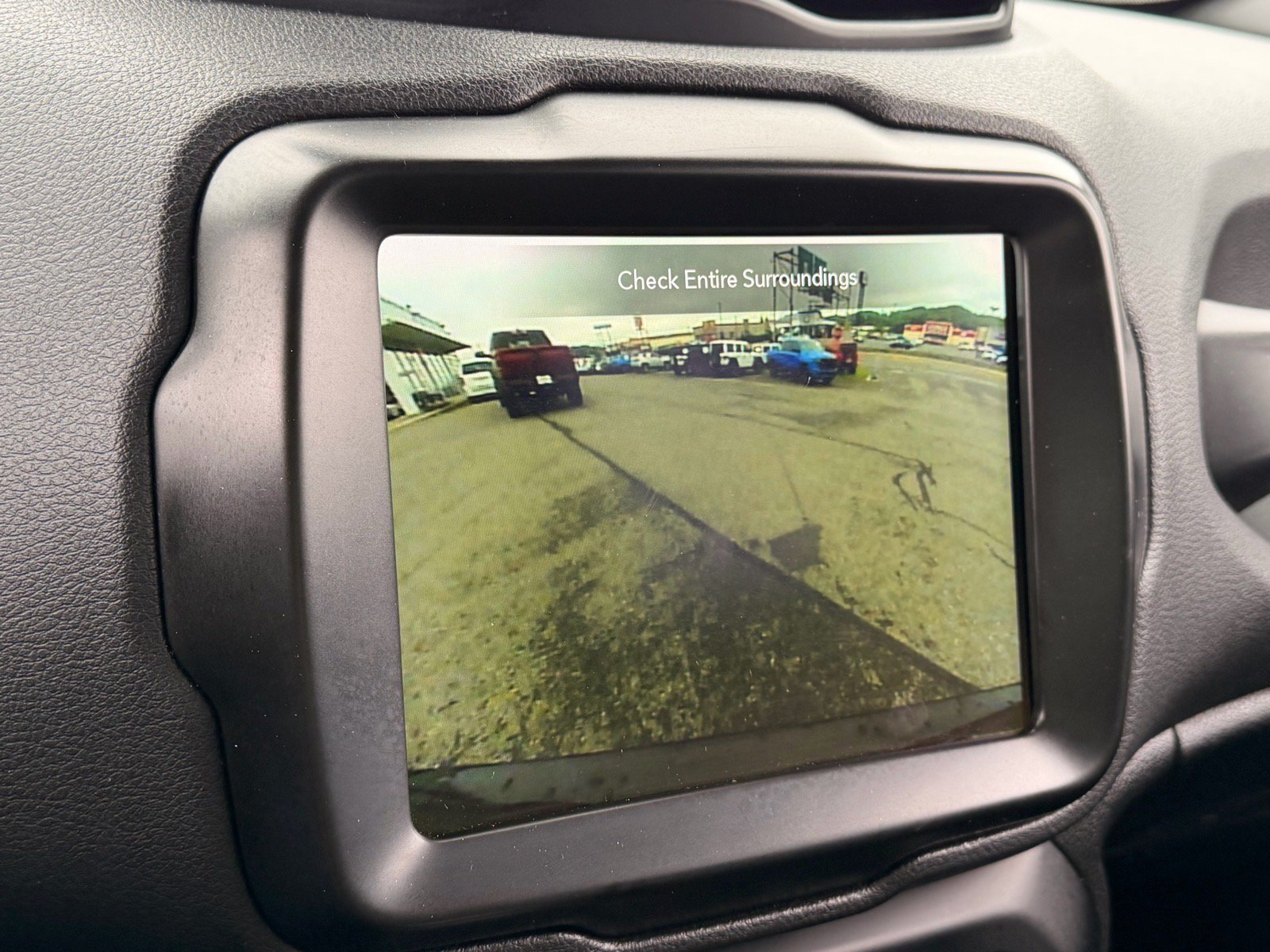 Used 2023 Jeep Renegade Latitude AWD/4WD image 23