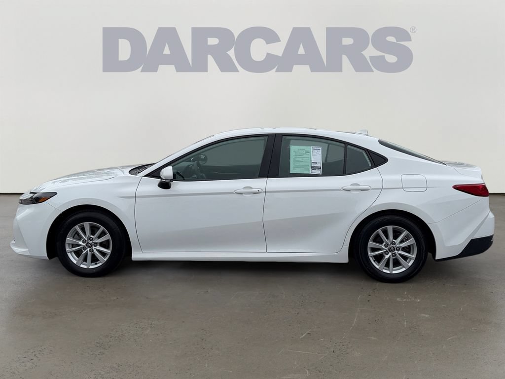 Used 2025 Toyota Camry LE FWD image 4