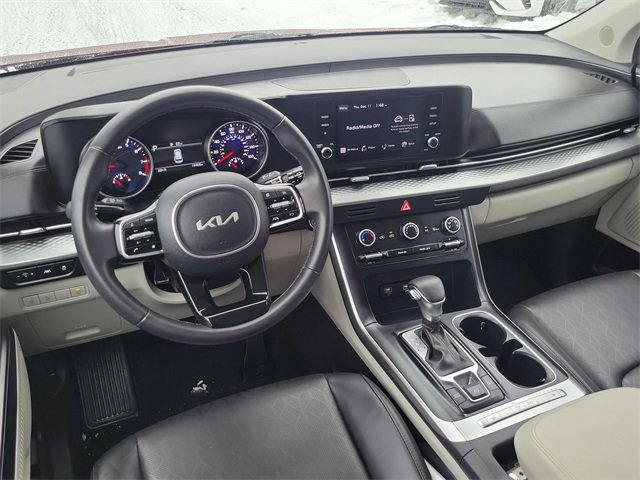 Certified 2023 Kia Carnival LX image 22