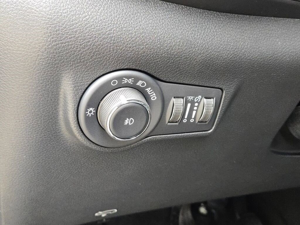 New 2026 Jeep Compass Latitude image 23