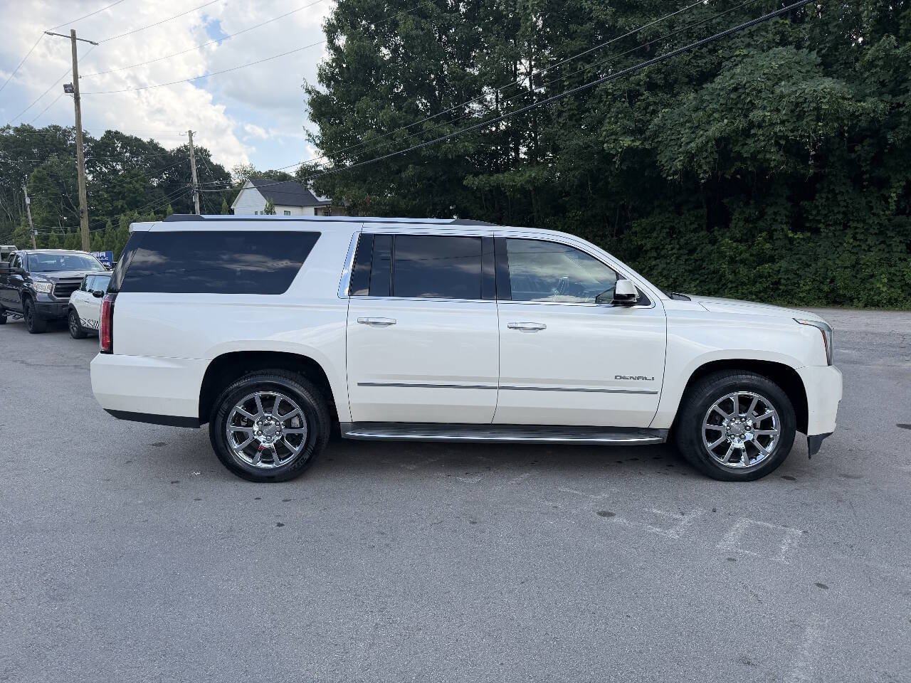 Used 2015 GMC Yukon XL Denali w/ Open Road Package AWD/4WD image 4